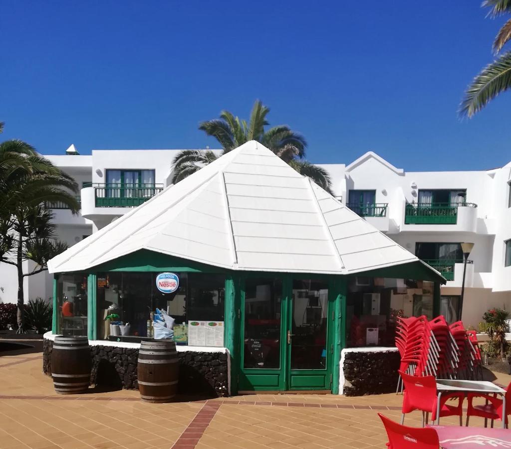 Marina Beach-Apartamentos Tahiche Costa Teguise Luaran gambar